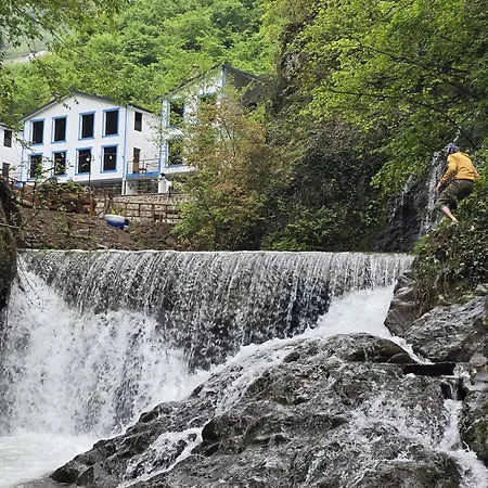 Otel Muradland الوادي الأخضر 4*