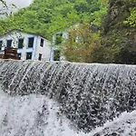 Hotel Muradland منتجع فيلات الوادي الأخضر